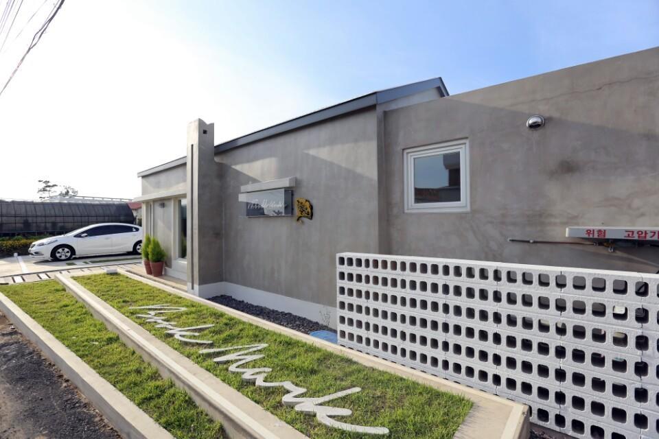Bookmark Guesthouse Seogwipo Exteriör bild