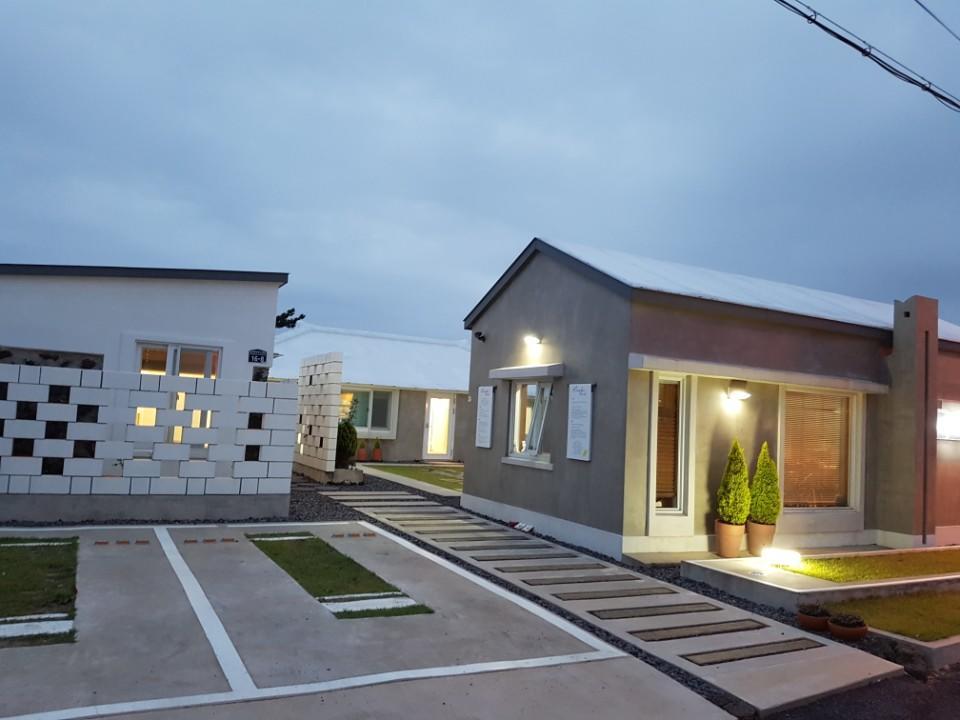 Bookmark Guesthouse Seogwipo Exteriör bild