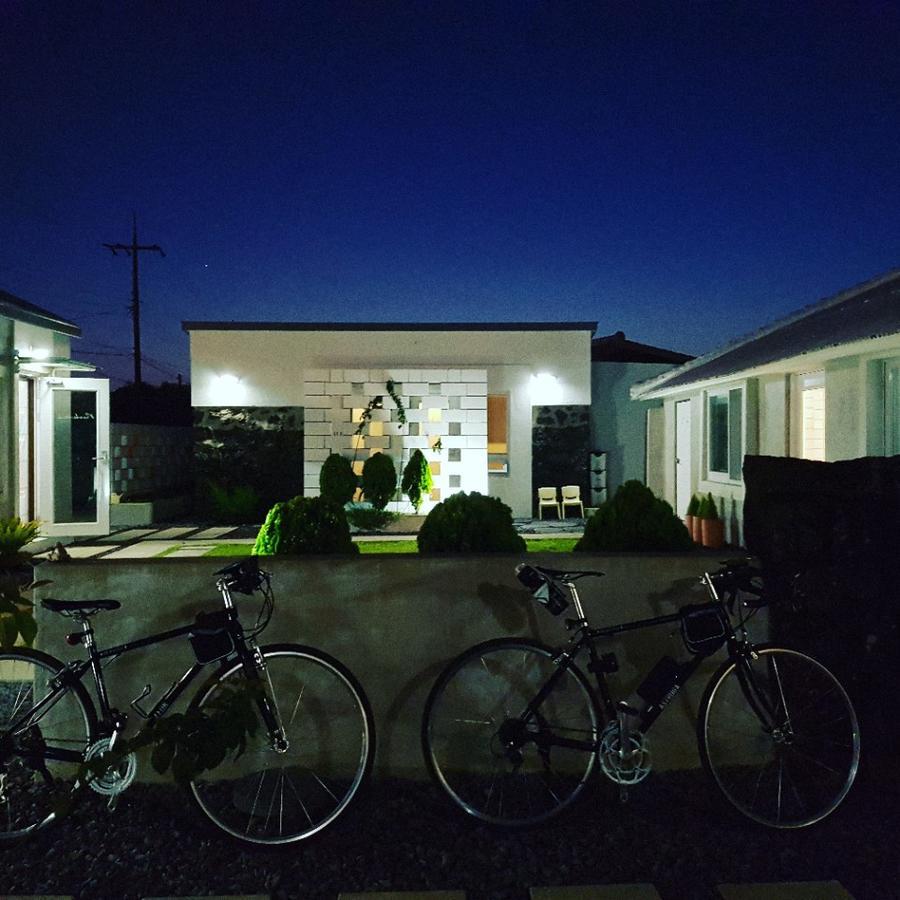 Bookmark Guesthouse Seogwipo Exteriör bild