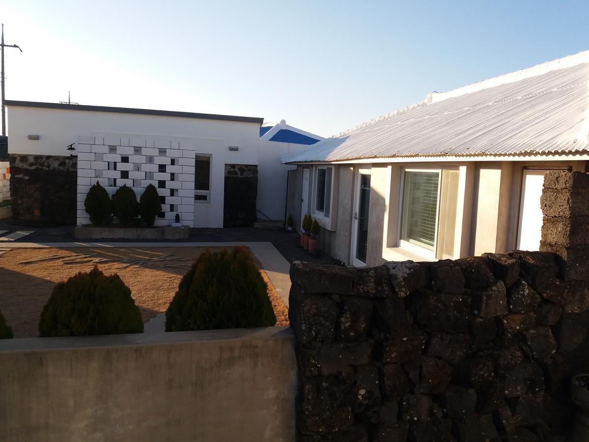 Bookmark Guesthouse Seogwipo Exteriör bild